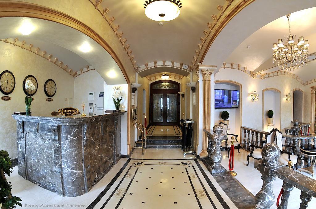 Allureinn Hotel And Spa Chernivtsi Exterior foto